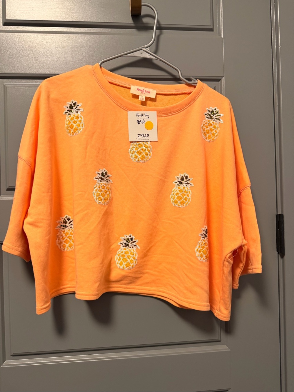 Peach Love Boutique Women’s Orange Pineapple Sequin Embroidered Cropped LARGE